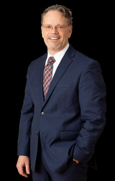 Christopher E Varner