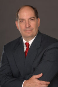 Oscar E Soto